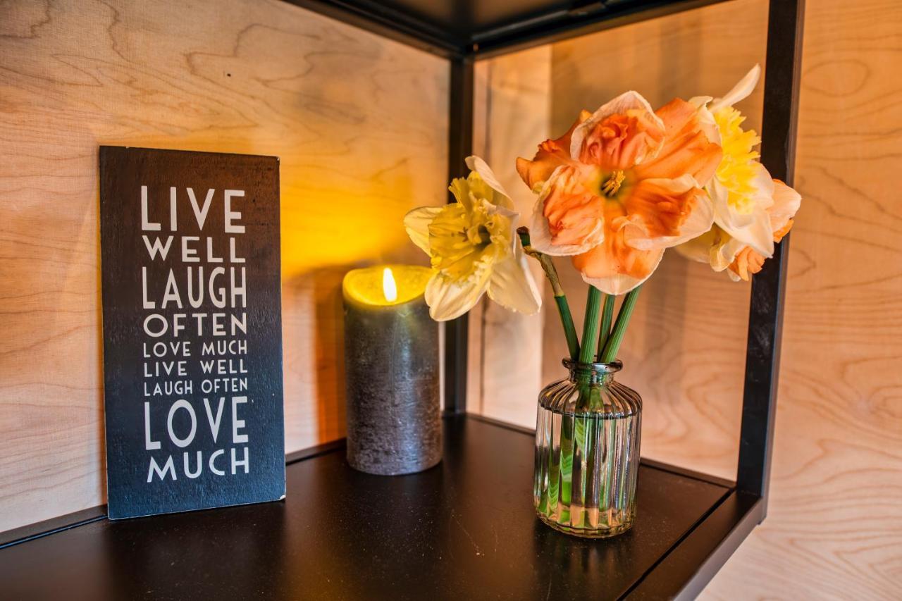 Luxury Glamping Cabin With Outdoor Bath On Cornish Flower Farm Τρούρο Εξωτερικό φωτογραφία