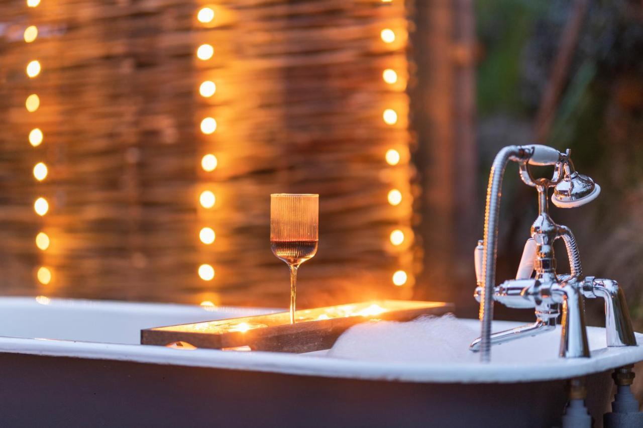 Luxury Glamping Cabin With Outdoor Bath On Cornish Flower Farm Τρούρο Εξωτερικό φωτογραφία