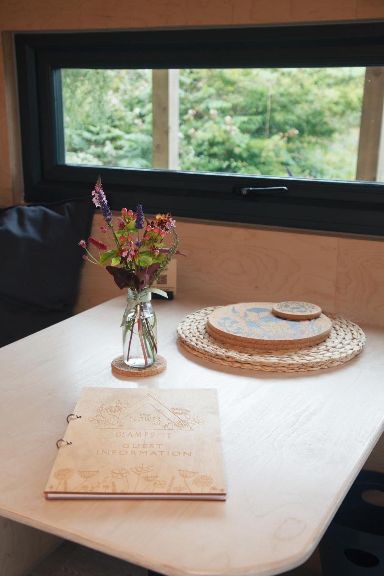 Luxury Glamping Cabin With Outdoor Bath On Cornish Flower Farm Τρούρο Εξωτερικό φωτογραφία